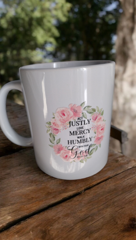 Coffee mug with a Bible quote and flower details 🌸